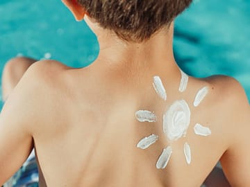 OPC als natürlicher Sonnenschutz Wie kann OPC deine Haut vor UV-Strahlen schützen