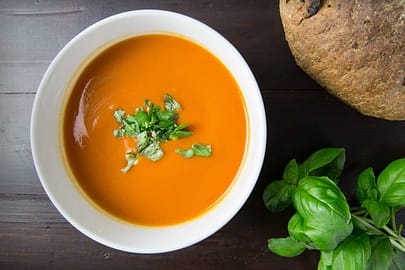 Vegane Kürbis-Kokos-Suppe